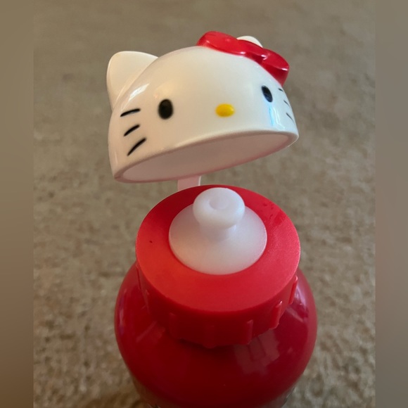 Hello Kitty metal water bottles - Picture 5 of 10